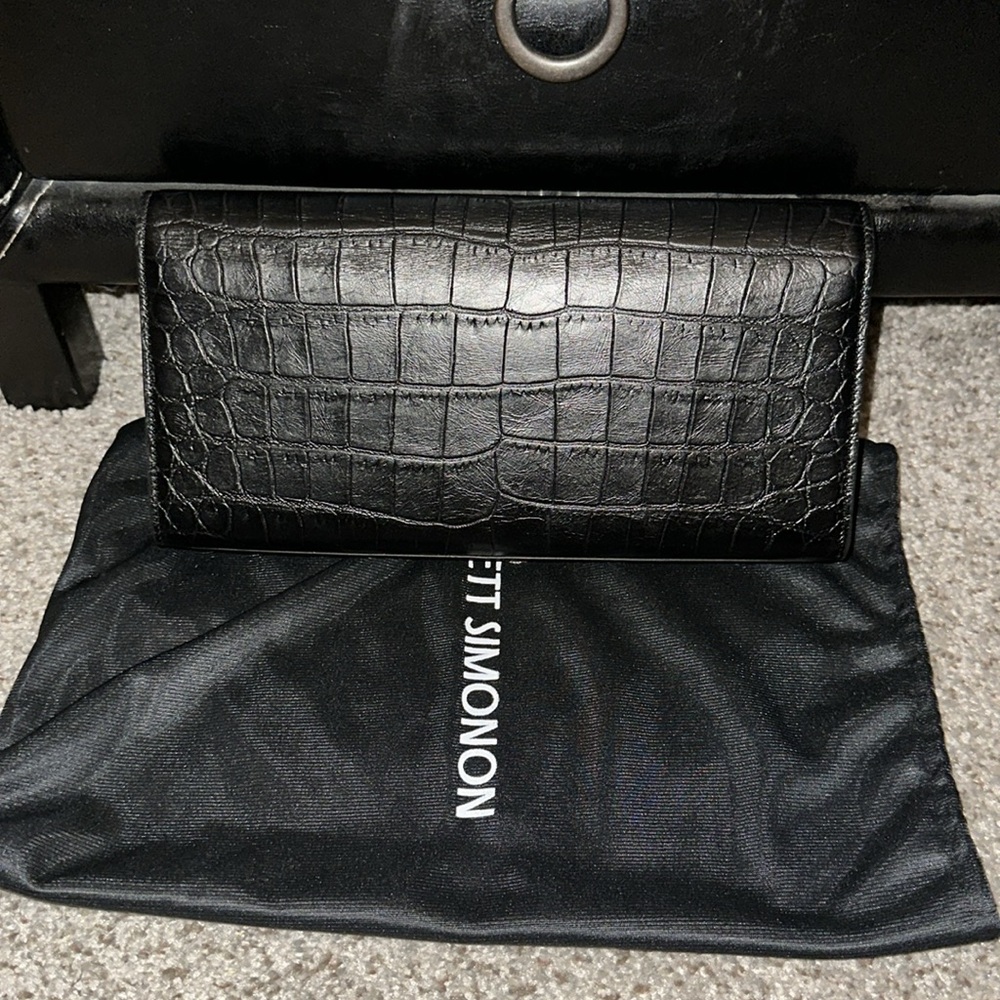 Authentic YSL Yves Saint Laurent Crocodile Embossed Black Leather Clutch Bag - Picture 3 of 10